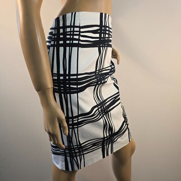 Express Design Studio Lined Skirt Black And White Geometric Print Women Size 2 - Picture 5 of 10